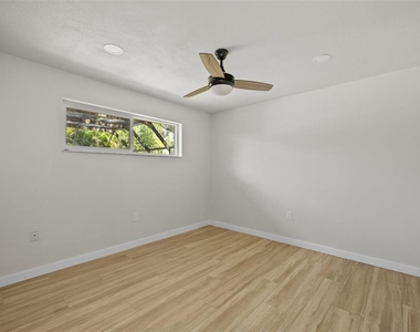 1905 Oro Court - Photo Thumbnail 24