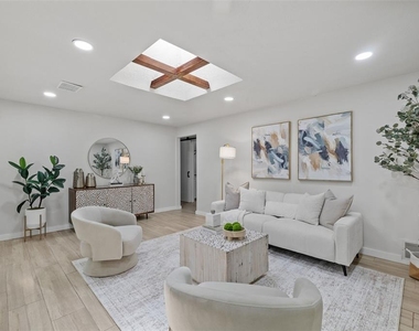 1905 Oro Court - Photo Thumbnail 12