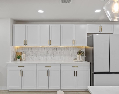 1905 Oro Court - Photo Thumbnail 11