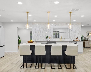 1905 Oro Court - Photo Thumbnail 8