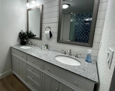 1639 St Catherine Drive W - Photo Thumbnail 9