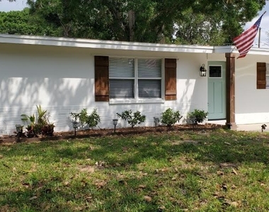 1639 St Catherine Drive W - Photo Thumbnail 1