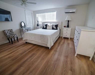 1639 St Catherine Drive W - Photo Thumbnail 10