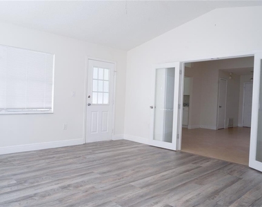 970 Amy Ridge Court - Photo Thumbnail 4