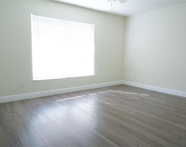 970 Amy Ridge Court - Photo Thumbnail 8