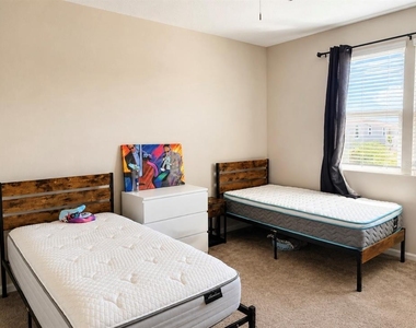 1502 Erin Breeze Lane - Photo Thumbnail 12