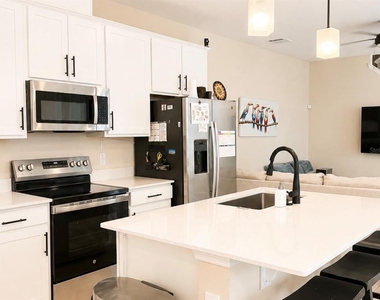 1502 Erin Breeze Lane - Photo Thumbnail 4