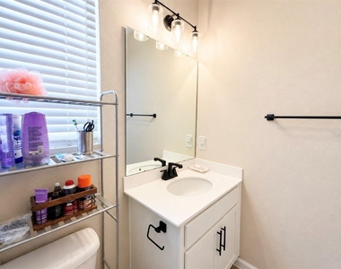 1502 Erin Breeze Lane - Photo Thumbnail 14