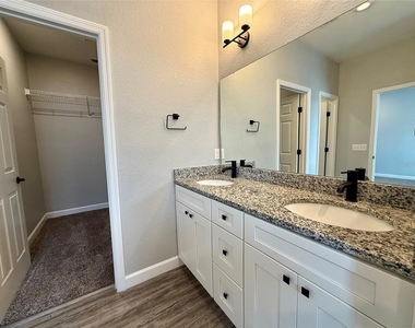 2604 Tanoak Terrace - Photo Thumbnail 10