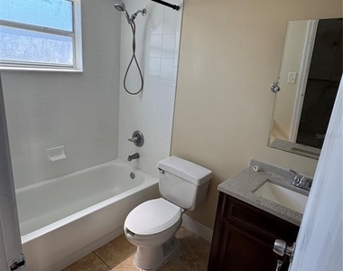 2399 Harbor Town Drive - Photo Thumbnail 11