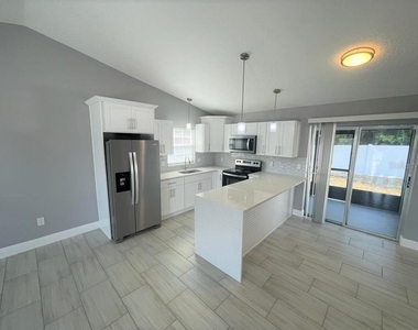 130 E 17th Street - Photo Thumbnail 2