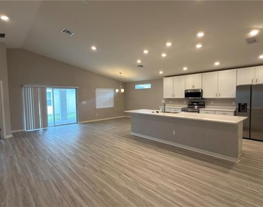 485 Windy Willow Way - Photo Thumbnail 8