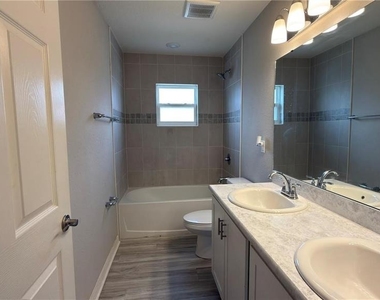 485 Windy Willow Way - Photo Thumbnail 15