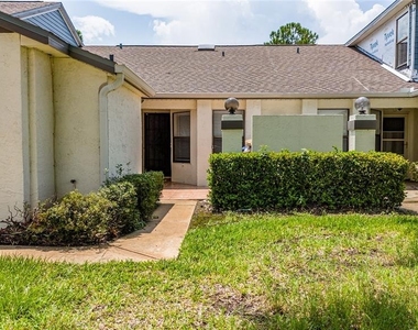 140 Lakepointe Circle - Photo Thumbnail 1