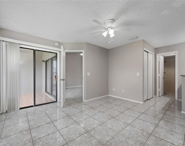140 Lakepointe Circle - Photo Thumbnail 14