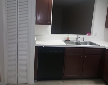 13917 Timberland Drive - Photo Thumbnail 7