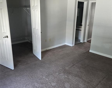 718 Florida Palms Court - Photo Thumbnail 3