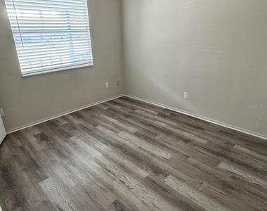190 Rebecca Drive Ne - Photo Thumbnail 4