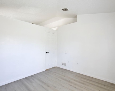 1687 Brewton Circle - Photo Thumbnail 14