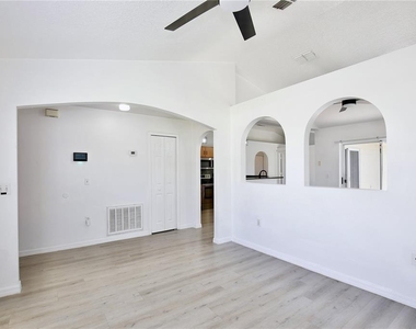 1687 Brewton Circle - Photo Thumbnail 3