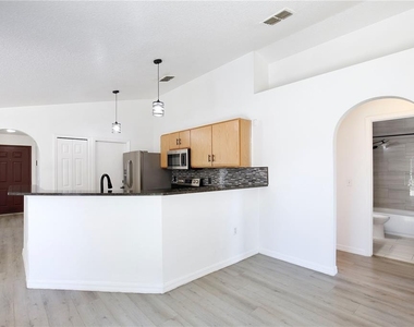 1687 Brewton Circle - Photo Thumbnail 7
