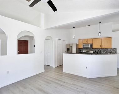 1687 Brewton Circle - Photo Thumbnail 5