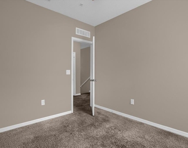2144 Betsy Ross Lane - Photo Thumbnail 16
