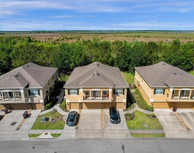 2144 Betsy Ross Lane - Photo Thumbnail 2