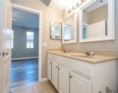 12102 Poppy Field Lane - Photo Thumbnail 43