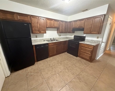 2415 S Cedar Avenue - Photo Thumbnail 5