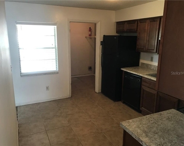 2415 S Cedar Avenue - Photo Thumbnail 4