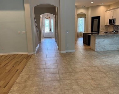 420 Park Lake Drive - Photo Thumbnail 19