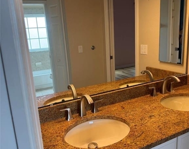 420 Park Lake Drive - Photo Thumbnail 46