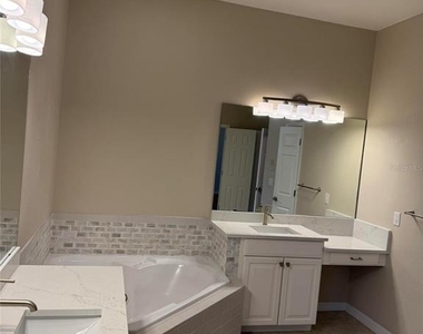 420 Park Lake Drive - Photo Thumbnail 60