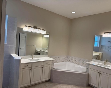 420 Park Lake Drive - Photo Thumbnail 61