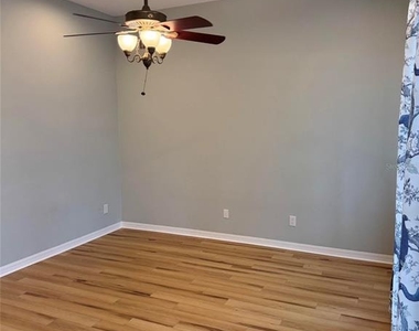 420 Park Lake Drive - Photo Thumbnail 14