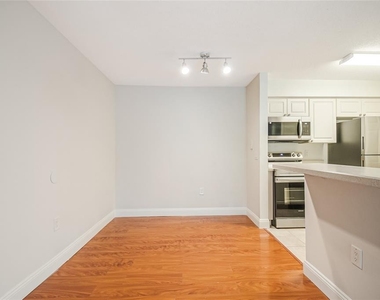1229 Bermuda Lakes Lane - Photo Thumbnail 11