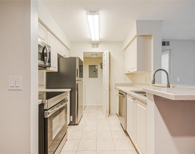 1229 Bermuda Lakes Lane - Photo Thumbnail 9