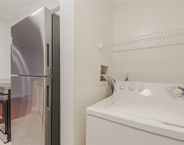 1229 Bermuda Lakes Lane - Photo Thumbnail 10
