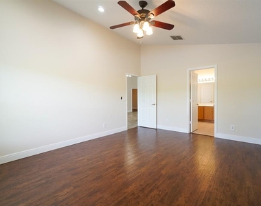13518 Briarmoor Court - Photo Thumbnail 14