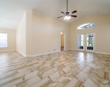 13518 Briarmoor Court - Photo Thumbnail 7