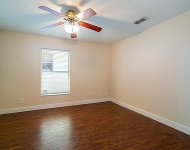13518 Briarmoor Court - Photo Thumbnail 20