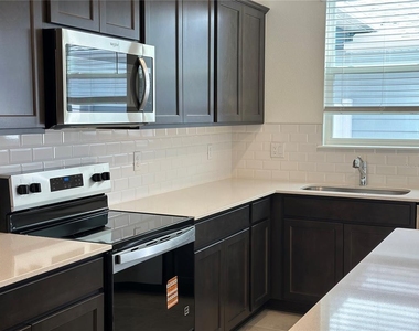 4620 Orchard View Alley - Photo Thumbnail 8