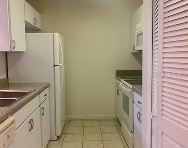 498 Club Drive - Photo Thumbnail 7