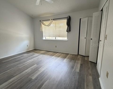 498 Club Drive - Photo Thumbnail 12