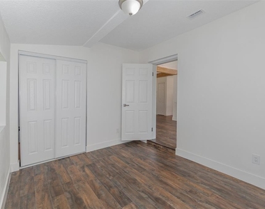 1770 Algonquin Trail - Photo Thumbnail 19