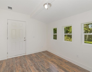 1770 Algonquin Trail - Photo Thumbnail 18