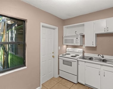 2150 Ne 3rd Street - Photo Thumbnail 9