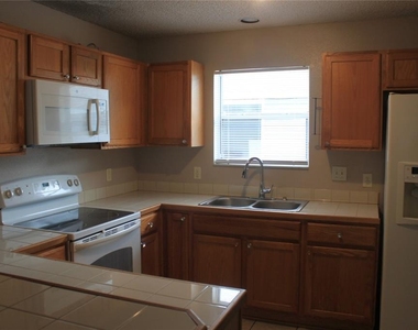 3814 Roseboro Street - Photo Thumbnail 12
