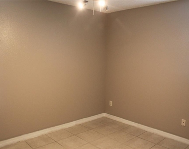 3814 Roseboro Street - Photo Thumbnail 8